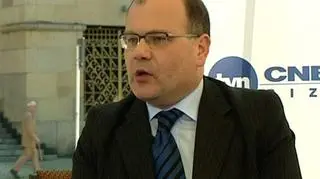 Umowa prywatyzacyjna największych spółek chemicznych mogłaby zostać podpisana jeszcze w tym roku - przyznał w TVN CNBC Biznes członek zarządu Nafty Polskiej, Wiesław Skwarko. Azoty Tranów, Kędzierzyn i Ciech mają trafić do jednego inwestora, ale jednocześnie mają zachować odrębność prawną. O szczegóły w "Biznes Lunchu" pytał Marek Tejchman.
