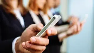 Specjaliści z firmy FireEye już w lipcu tego roku odkryli dziurę w systemie iOS