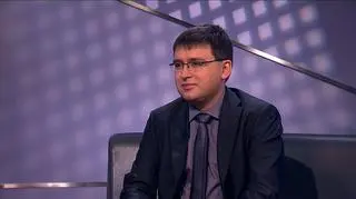 Minister finansów Jacek Rostowski proponuje wstępnie 3 scenariusze gospodarcze na przyszły rok. W jaki sposób firma, która też nie jest w stanie na chwilę obecną prognozować, jak zmieni się popyt na rynku, może zaplanować różne warianty budżetowe w zależności od przychodów? Gościem Pawła Blajera był Michał Pachowski, Wydział Zarządzania UW