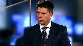 Świat przypomniał sobie o ryzyku inflacji - mówił w TVN CNBC Biznes ekonomista Ryszard Petru. Jego zdaniem po decyzji FED o dodruku pieniędzy i wzroście cen ropy - światowej gospodarce grozi wzrost cen. Jak poinformował NBP w lutym inflacja bazowa po wyłączeniu cen żywności i energii wyniosła 2,4 proc licząc rok do roku. W ocenie Petru, wzrost inflacji to sygnał dla Rady Polityki Pieniężnej by skończyć z poluzowywaniem polityki monetarnej. 