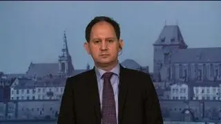 Ożywienie w budownictwie i rolnictwie napędza wyniki Dektry, spółki produkującej folie. Wyniki w kolejnych kwartałach mają być „imponujące”. W drugim kwartale przychody Dektry wzrosły o ponad 57 procent, a zysk netto o niemal 79 procent w ujęciu rocznym. W pierwszym półroczu spółka zarobiła prawie tyle, ile w całym 2010 roku. W czym tkwi słabość, a w czym siła - zapowiadanych „imponujących” wyników. Naszym gościem był prezes Dektry, Maciej Stefański.