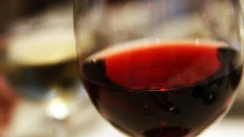 Rosjanie zapłacą więcej za wino. Z powodu słabego rubla