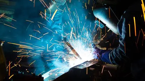 Produkcja przemysłowa i sprzedaż rozczarowały