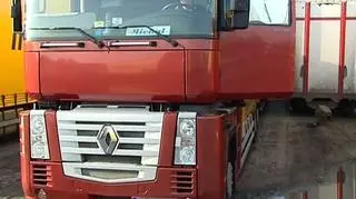 Firmowa przeprowadzka może się opłacić. Samorządy mają dużo swobody w ustalaniu m.in. podatku od środków transportowych. To spora część kosztów w przypadku na przykład firm transportowych. Część przedsiębiorstw może rozważać możliwość przeniesienia siedziby firmy tak, aby móc skorzystać z preferencyjnych stawek podatku. Kto i ile może faktycznie zaoszczędzić oraz czy faktycznie trzeba przenieść całą swoją działalność?