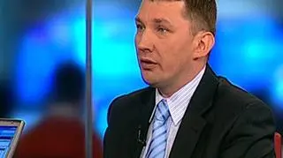 Mennica Polska nie nadąża z zaspokajaniem popytu na złoto – na realizację zamówienia trzeba czekać 2 miesiące. Rekordowa pojedyncza transakcja warta była 10 milionów złotych i złoto do klienta ładowano wózkiem widłowym – pierwszy raz w historii. O rynkach złota w programie "Dzień na rynkach" mówił Artur Krzymowski z Mennicy Polska.
