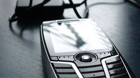 Złoto, srebro i miedź ze starych komórek. Polacy biorą się za "rudę miejską" 