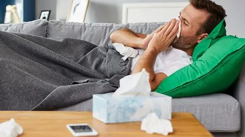 Lot na paralotni, remont mieszkania. Tak Polacy "chorują" na L4