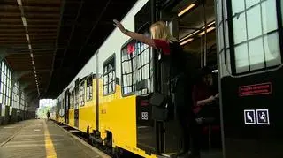 09.05.2016 | Czwórka maturzystów spóźniła się na egzamin z winy PKP. Pociąg stanął w polu, oni pobiegli przez pole, ale i tak nie zdążyli