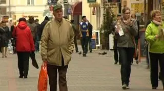 Dwa i pół roku rządów i już czwarty pomysł na reformę emerytalną. Tym razem pomysł na to, jak podzielić pieniądze 14 milionów przyszłych emerytów wymyślili ekonomiści z drużyny Jana Krzysztof Bieleckiego. Rada Gospodarcza przy premierze Donaldzie Tusku chce, by prawie 180 miliardów złotych zgromadzonych w OFE - ostatecznie wypłacał państwowy ZUS.