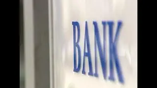 W przeddzień uruchomienia przez NBP trzytygodniowych pożyczek we frankach szwajcarskich banki deklarują małe zainteresowanie tą pomocą, twierdząc, że są za one zbyt drogie i przyszły zbyt późno. 