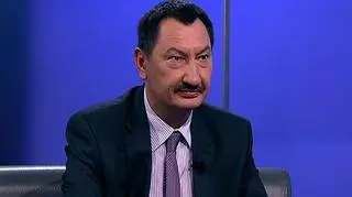 Tym razem przedstawiamy portfel, który zdaniem Bogusława Grabowskiego prezesa Skarbiec TFI ochroni nas przed ewentualnym wystąpieniem drugiego dna recesji. Stąd znalazły się w nim roczne polskie bony Skarbu Państwa. Reszta została rozdzielona między ETF na złoto, indeks akcji chińskich, hinduskich oraz EMCI akcji Nowej Europy.