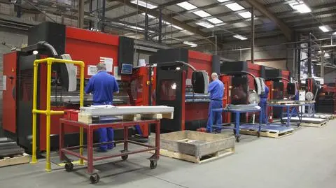 GUS: rośnie produkcja przemysłu i sprzedaż detaliczna