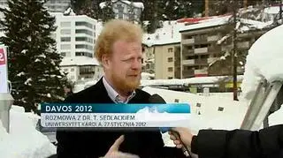 Współczesna ekonomia zbyt silnie zaufała matematyce, zamiast bardziej słuchać myśli tworców Talmudu, Arytotelesa i świętego Pawła - uważa Tomas Sedlacek, były doradca prezydenta Vaclava Havla. Ekonomista i autor bestsellera "Ekonomia dobra i zła" podczas Forum w Davos ostrzegał, też przed długiem, który w języku aramejskim jest synonimem grzechu. 