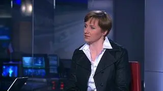 Koniec z podwójnymi polisami ubezpieczeniowymi. Umożliwią to zmiany w ustawie o ubezpieczeniach obowiązkowych. Nie trzeba będzie pilnować, kiedy kończy się polisa, a kierowcom będzie ją łatwiej wypowiedzieć. Na jakie inne zmiany muszą uważać posiadacze aut? Rozmowa z A. Dąbrowską, prawnikiem z Biura Rzecznika Ubezpieczonych