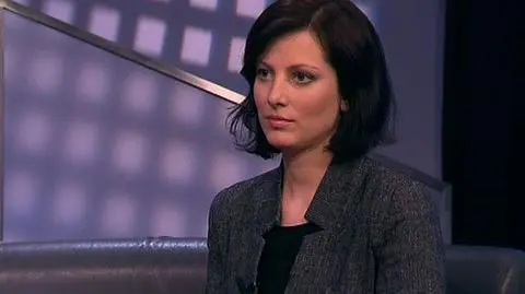 Kto musi składać do urzędu skarbowego wniosek o zwolnienie z podatku? Jak mają się adnotacje z dowodu rejestracyjnego do prawa odliczania podatku? Czy producenci okien mogą sprzedawać okno z usługą montażu ze stawką VAT 8%? O szczegółach w magazynie "Blajer mówi: Biznes z Eweliną Dumanią, doradcą podatkowym PwC, rozmawiał Paweł Blajer.