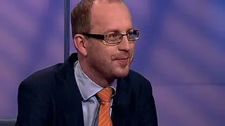 Inflacja najniższa od ponad 30 miesięcy? Po godzinie 14.00 GUS poda o ile wzrosły w kwietniu ceny towarów i usług. Resort finansów szacuje, że rdr mieliśmy wzrost o 2,3%. Ale kwiecień z powodów politycznych może zaskoczyć ekonomistów. Co z produkcją przemysłową, co ze sprzedażą detaliczną, bezrobociem i wzrostem płac? Rozmowa z Maciejem Relugą, głównym ekonomistą BZ WBK.