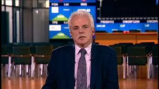 Światełko w tunelu dla firm zajmujących się przewozem osób luksusowymi samochodami. Wczoraj w Sejmie został złożony projekt ustawy, która określa sposób funkcjonowania takich firm po 7 kwietnia. Od wtedy bowiem zaczną obowiązywać przepisy według których okazjonalny przewóz osób będzie mógł być wykonywany tylko samochodami powyżej 7 osób. O szczegółach nowego projektu rozmawialiśmy z posłem Platformy Obywatelskiej Stanisławem Huskowskim.