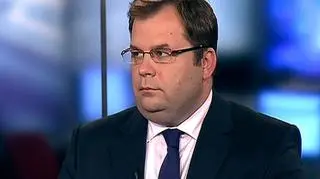 LOT planuje przeprowadzenie restrukturyzacji i wprowadza zmiany w modelu biznesowym. Tnie koszty - między innymi wypowiadając układ zbiorowy. Pensje pracowników to bowiem 15% całych wydatków grupy. Na temat sytuacji w PLL LOT rozmawiał z nami w programie "Bilans" prezes Sebastian Mikosz.