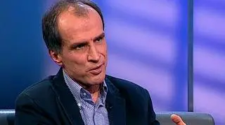 Koncepcje z anulowaniem umów na opcje i inne programy pomocowe, takie jak pożyczki państwa na spłatę kredytów hipotecznych są pomysłami populistycznymi - uważa prof. Andrzej Wojtyna z Rady Polityki Pieniężnej. Gość TVN CNBC Biznes stwierdził, że takie projekty - skumulowane - mogą mieć bardzo negatywny wpływ na finanse państwa. Z prof. Andrzejem Wojtyną rozmawiamy także o warunkach wejścia do ERM2 oraz problemach naszej gospodarki w oczach Europy Zachodniej.