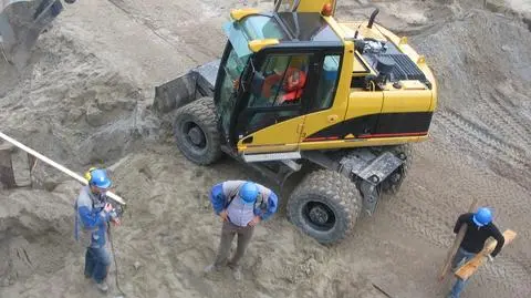 Praca w innym województwie? Polacy wolą wyjechać za granicę