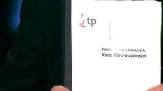 Telekomunikacja Polska wykorzystała szansę, daną jej przez regulatora, i przedstawiła swoją alternatywę dla podziału spółki. Z informacji prasowych można jednak wyczytać, że szefowa UKE jest rozczarowana tzw. Kartą Równoważności. Maciej Rogalski, dyrektor ds. regulacji TP SA, podkreślił w TVN CNBC Biznes, że podobne rozwiązania do tych, przedstawionych przez Telekomunikację, były już wprowadzone na innych rynkach europejskich. 