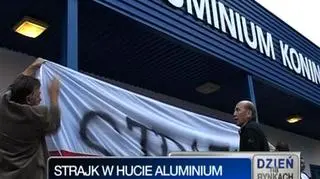 Zarząd Huty Aluminium Konin Impexmetal zaproponował pracownikom podwyżki w zależności od wysokości zarobków. Ci, którzy zarabiają do 3 tysięcy brutto mieliby dostać 300 złotych podwyżki pensji zasadniczej (z naszych informacji wynika, że to 70 procent pracowników Huty). 