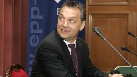 "Putin, stojąc na trupie Ukrainy, korumpuje Europę"
