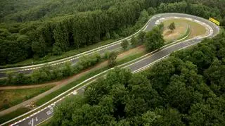 Tak z lotu ptaka wygląda fragment toru wyścigowego Nürburgring 