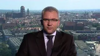 Notowania i komunikaty giełdowe to podstawowe źródła informacji dla inwestorów, ale bardzo często wymieniają się oni także swoją wiedzą i opiniami w sieci. Czy warto korzystać w przekazywanych w ten sposób doświadczeń, na ile tak pozyskane informacje są wiarygodne, i gdzie dokładnie ich szukać. Gościem "Godziny dla Pieniędzy" w cyklu Droga do milionów był Robert Raszczyk z dyrektor w DM BZ WBK.