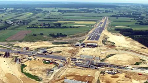 Pojedziemy A2 na Euro 2012? Jedna umowa już jest. Druga "w drodze"