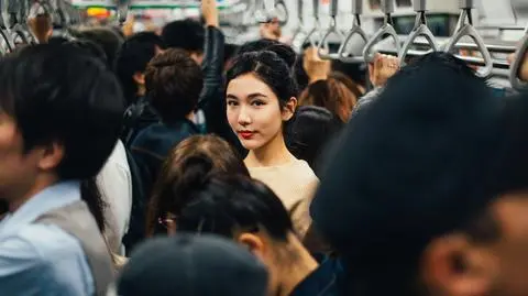 Żyją bez seksu, wolą karierę. Poważny problem w Japonii
