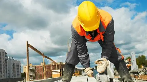 Praca. Bezrobocie spada, pracownicy się cieszą, a pracodawcy martwią