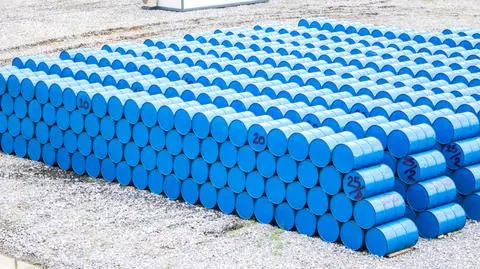 Raport IEA: Rosja wyprodukuje mniej ropy