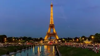 Pole Marsowe i wieża Eiffla w Paryżu