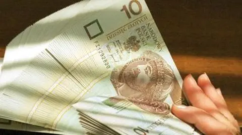Polacy zarabiają coraz więcej