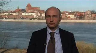 Makrum ma już prawomocne pozwolenie na budowę centrum handlowego w Bydgoszczy. Teraz spółka finalizuje umowę z partnerem branżowym w sprawie wsparcia finansowego. Makrum pokazało także wyniki - strata netto była w 2011 roku znacznie mniejsza niż w 2010. Gościem programu Dzień Na Rynkach był prezes spółki, Rafał Jerzy.