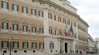 Rząd Montiego odblokował spłatę długów