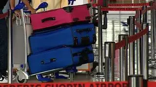 Pogodzić wciąż wysokie ceny ropy z przystępnymi cenami biletów lotniczych to łamigłówka którą codziennie starają się rozwiązać przewoźnicy. Jak? Sprawdzał reporter TVN CNBC Biznes.