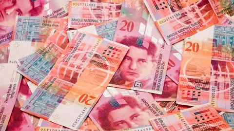 Szef KNF pogroził palcem bankom. "Skorzystamy ze swoich instrumentów"