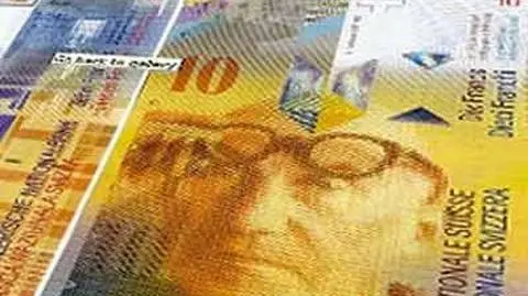 Kredyt we frankach nadal korzystniejszy od złotowego