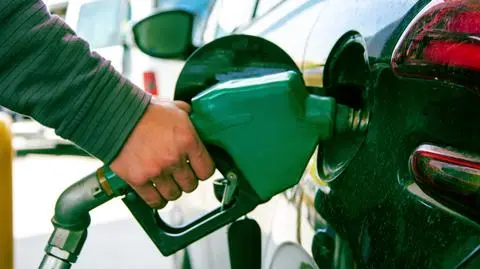 Ceny na stacjach paliw są wyższe niż przed rokiem