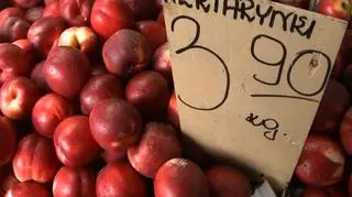 Ekonomiści twierdzą, że przed rosnącymi cenami bronią nas jeszcze szybciej rosnące pensje. Problem w tym, że ceny rosną dla wszytkich tak samo, ale płace już niekoniecznie. Komu w czasach drożyzny powodzi się naprawdę źle, a kto jej nie czuje?