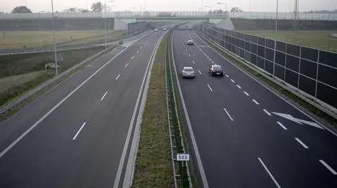 Rząd PiS. Morawiecki zapowiada "dwa uderzenia antybiurokratyczne"