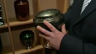 Polacy przenoszą prochy swoich bliskich