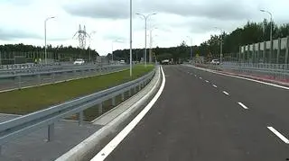 07.07 | Drogowcy otworzyli dziś estakadę na drodze krajowej nr 8 na odcinku obwodnicy Białegostoku. Ma ona pomóc upłynnić ruch i odkorkować zatłoczone ulice miasta. (TVN24)