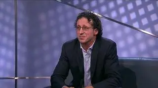 Nie podatki, nie koszty, ale… rodzina może być poważną przeszkodą przy rozpoczynaniu biznesu. Często druga strona boi się utraty stabilności finansowej i poczucia bezpieczeństwa. Jak poradzić sobie z takim „wewnętrznym oporem”. Rozmowa z Dawidem Wawrzyniakiem, trenerem i coachem ACC.