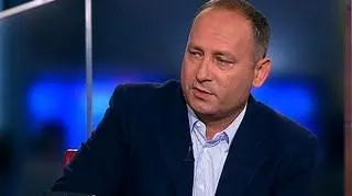 Zjawisko delewarowania jest powszechne, mówi Maurycy Kuhn, członek zarządu Getin Noble Banku. Jego zdaniem klienci banków czekają z zaciąganiem kredytów na lepsze czasy. Sytuacja na rynkach zacznie się poprawiać, gdy ucichną złe wiadomości w skali makro 