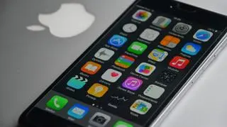 Spowolnienie sprzedaży iPhone'ów martwi analityków