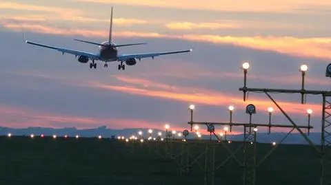 Tryb samolotowy. Pasażer Aer Lingus zapłaci wysoki rachunek
