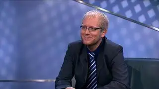 Tworzymy regulamin sklepu internetowego. Jakie zapisy powinien mieć nasz sklep, żeby nikt nie posądził nas o stosowanie klauzul niedozwolonych. Jakich sformułowań nie możemy stosować, bo zabrania tego kodeks cywilny i UOKiK? Na te pytania odpowiada Michał Sztaberek, Prezes Isecure.